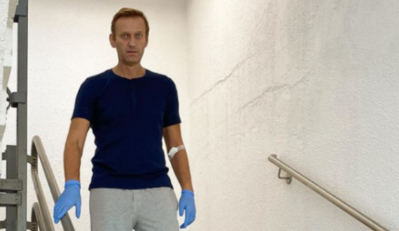 Navalny publikon fotografi në gjendje më të mirë shëndetësore