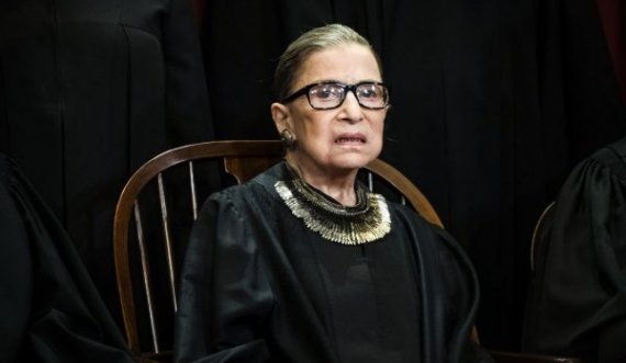 Vdes gjykatësja e Gjykatës Supreme të Shteteve të Bashkuara, Ruth Bader Ginsburg 