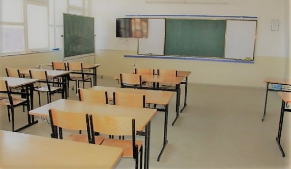 Ministria e Arsimit me apel për Covid-19 në shkolla: Nëse situata përkeqësohet ato mund të mbyllen
