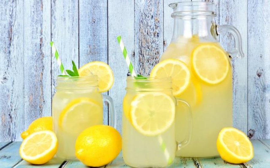 Përgatiteni mirë limonadën dimërore
