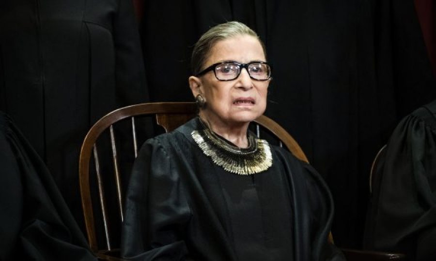 Vdes gjykatësja e Gjykatës Supreme të Shteteve të Bashkuara, Ruth Bader Ginsburg 