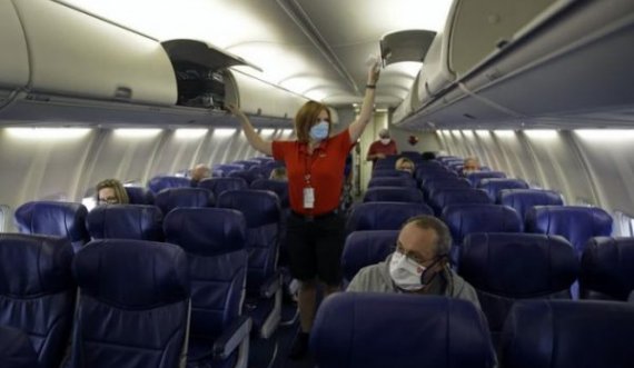 IATA: Teste COVID-19 për të gjithë udhëtarët ndërkombëtarë