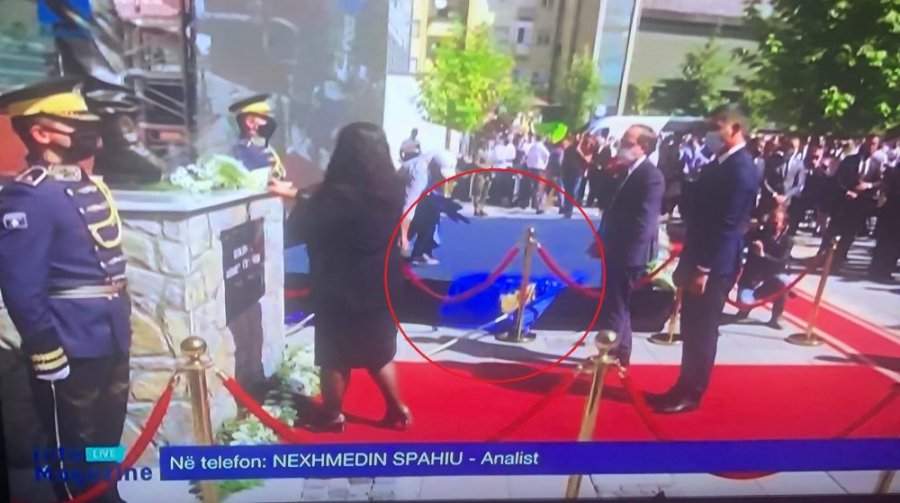 Flamuri i Kosovës në tokë, zëvendësministri i AAK-së reagon pas organizimit të LDK-së në Vushtrri
