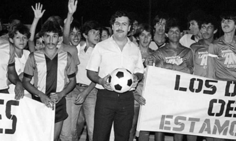 “Vendos shifrën që do dhe eja”: Si u refuzua Pablo Escobar nga një trajner i guximshëm