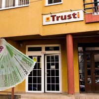 PDK’ja thotë se do ta përkrahë tërheqjen e pareve të Trustit, ka një kusht