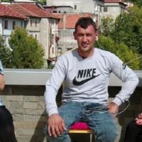 Mban dy gra në shtëpi, Ilazi tregon: Fle 5 ditë me njërën dhe 5 me tjetrën
