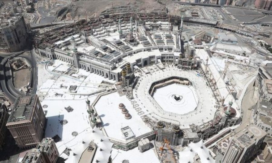 Arabia Saudite do t’i largojë gradualisht kufizimet për pelegrinazhin e Umres