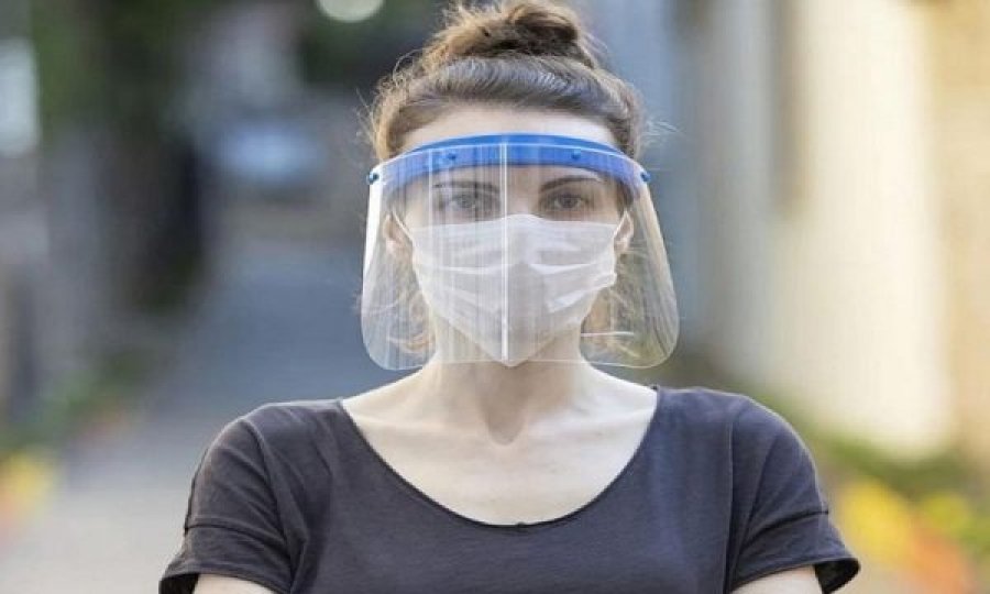 Ky lloj i maskave nuk ju mbron aspak nga koronavirusi