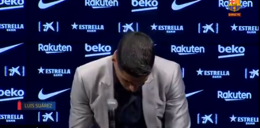 Pamje: Suarez shpërthen në lot në konferencën e lamtumirës me Barcelonën
