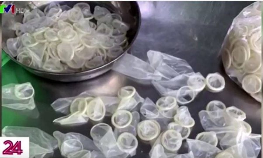 Policia konfiskon 345 mijë kondomë të përdorur të cilët ishin bërë gati për shitje pas pastrimit