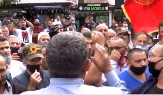 Protestojnë veteranët pas arrestimit të Hysni Gucatit, intervenon policia