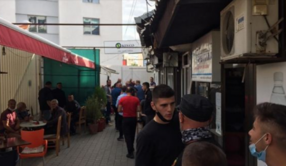 Nis mbledhja e kryesisë së OVL-UÇK-së, i pranishëm edhe Nasim Haradinaj