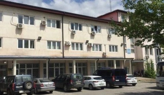 Rrëfehet para Gjykatës i akuzuari për therje me thikë të një personi për një zingjir të qenit