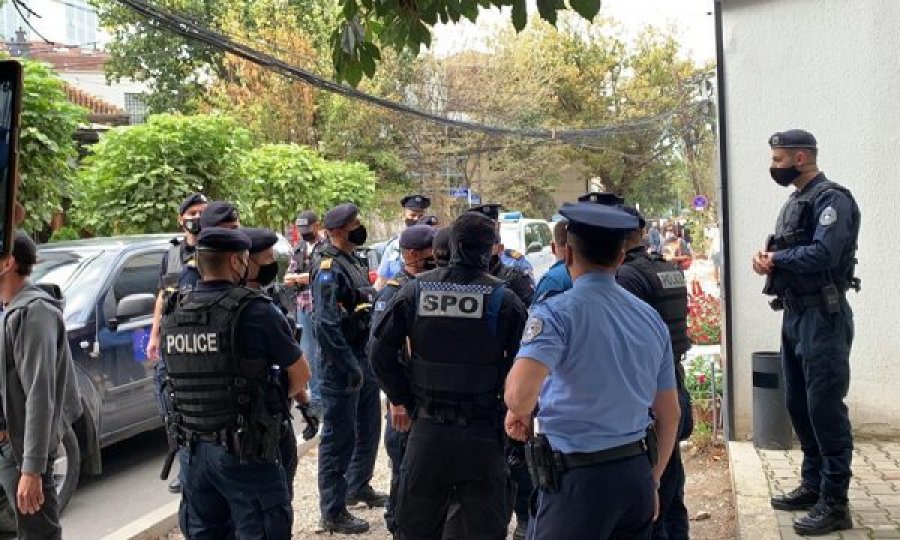 Momenti kur Policia e Kosovës arrin në vendin ku po arrestohet Nasim Haradinaj