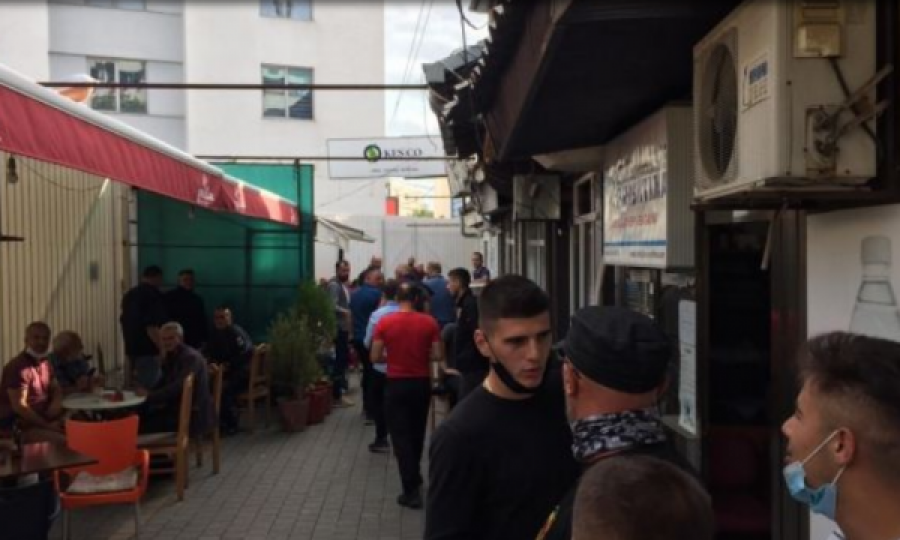 Nis mbledhja e kryesisë së OVL-UÇK-së, i pranishëm edhe Nasim Haradinaj