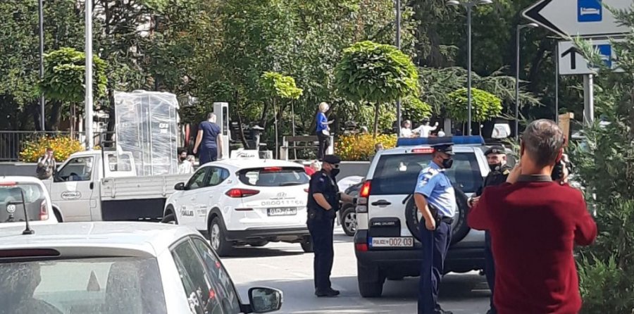 Policia e Kosovës po e asiston EULEX’in në aksionin te zyrat e veteranëve
