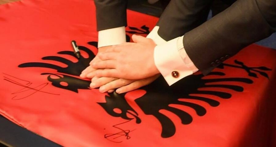 Politikanët shqiptarë pushtetin e trajtojnë si të drejtë për krim, korrupsion e  plaçkitje