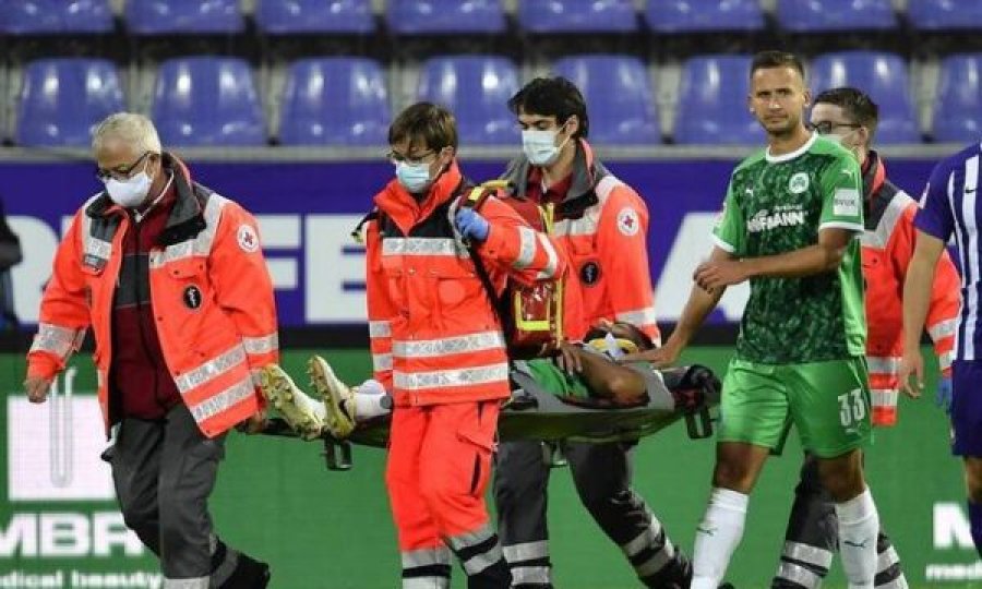 Mavraj mbeti disa minuta pa ndjenja pasi u dëmtua rëndë nga portieri i tij