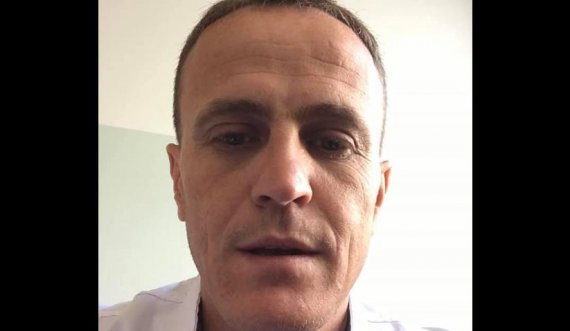 Ky është infermieri që u sulmua pabesisht me thikë në QKUK 