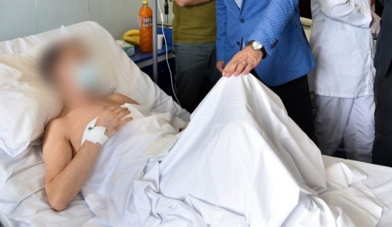 Kjo është gjendja shëndetësore e infermierit që u ther me thikë dje në QKUK