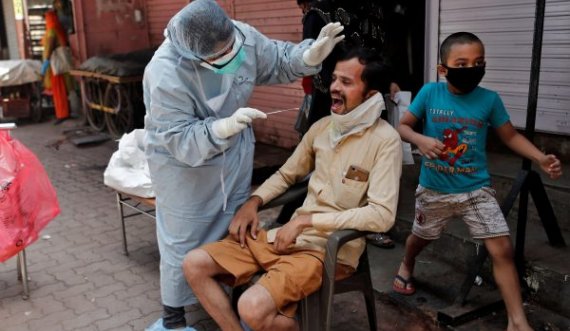 India shënon mbi 1,100 viktima të koronavirusit për 24 orë