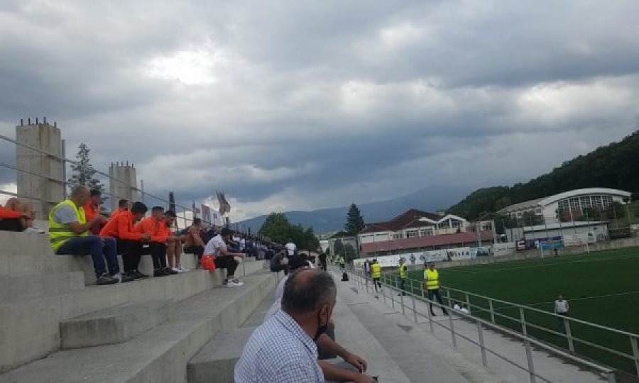 FFK-ja u bën thirrje klubeve t’i respektojnë masat anti Covid-19, ndryshe sezoni ndërpritet