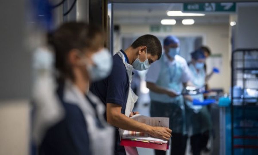 Anglia regjistron 17 viktima të reja të koronavirusit në spitale