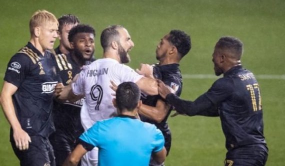 Debutim i tmerrshëm për Higuainin në MLS: E humb penalltinë dhe kacafytet me kundërshtarë 
