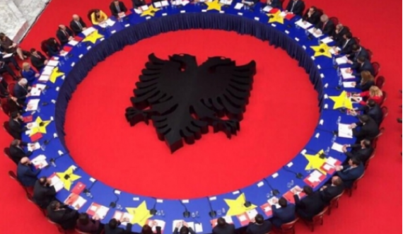Mbledhja e përbashkët Kosovë-Shqipëri do të mbahet në Tiranë