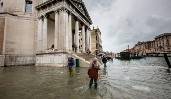 Vazhdojnë përmbytjet në Itali, vdes një 61-vjeçar