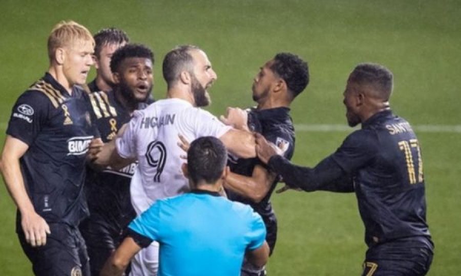Debutim i tmerrshëm për Higuainin në MLS: E humb penalltinë dhe kacafytet me kundërshtarë 
