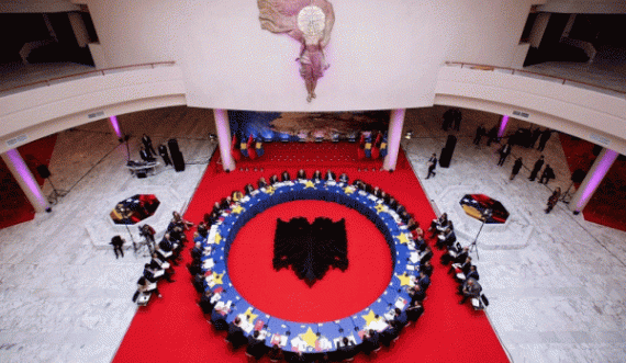 Ndryshon vendi i mbajtjes së mbledhjes së qeverive të Shqipërisë dhe Kosovës