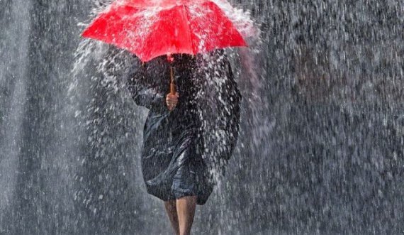 Sot mos dilni pa çadër, gjatë gjithë kohës do të ketë shi