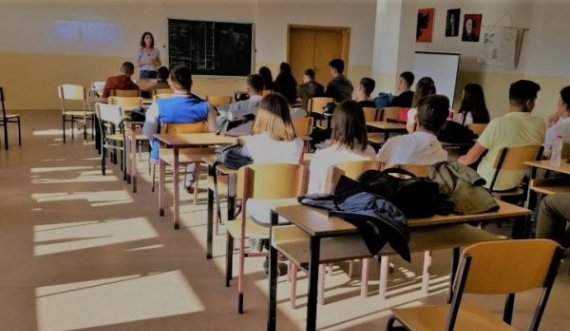 Dy persona Infektohen me Covid-19  në gjimnazin e Fushë Kosovës, nuk ndërpritet mësimi