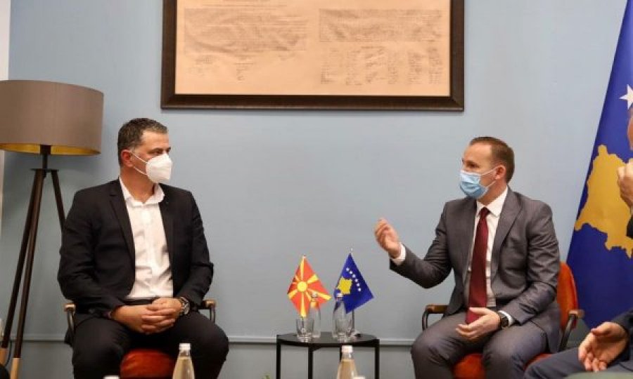 A do të hapen kufijtë me Maqedoninë e Veriut? Zemaj thotë se tash mund të rishikohen masat