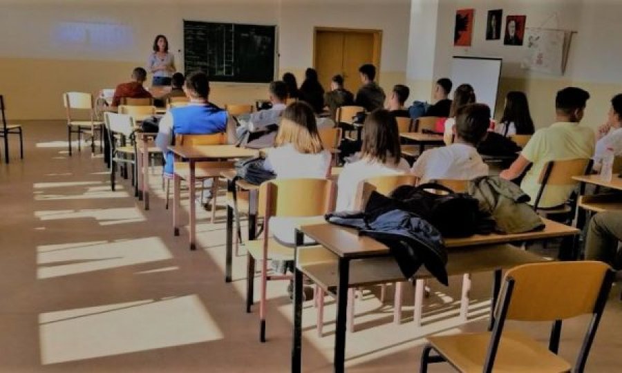Dy persona Infektohen me Covid-19  në gjimnazin e Fushë Kosovës, nuk ndërpritet mësimi