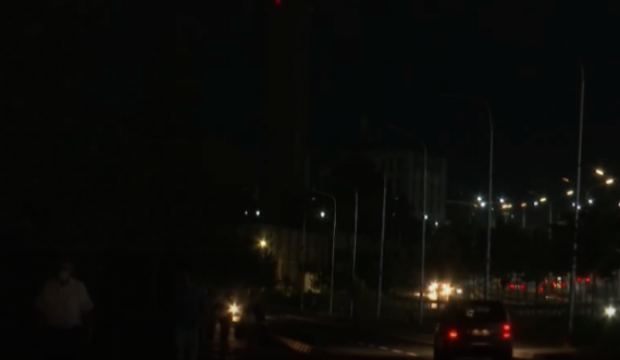 Prishtina në terr, mungon ndriçimi publik nëpër lagje