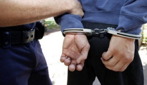 Me paratë e ryshfetit në çantë, Inspektori i Prishtinës kapet mat nga Policia