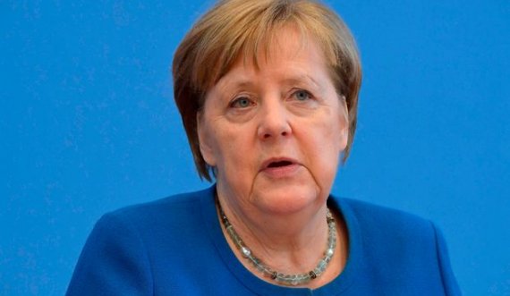Merkeli paralajmëron për pandeminë: Po rrezikojmë gjithçka që kemi arritur