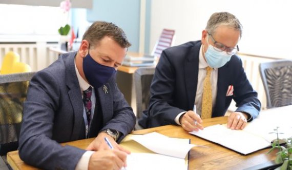 Ministria e Shëndetësisë dhe UNOPS nënshkruajnë marrëveshje bashkëpunimi për situatën me COVID-19