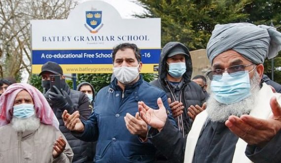  Anglia pezullon edhe dy mësues në shkollën që shfaqi karikaturë të Profetit Muhamed 