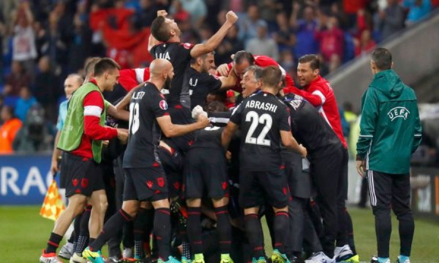 Qeveria u heq kuqezinjve të “Euro 2016” pasaportat diplomatike