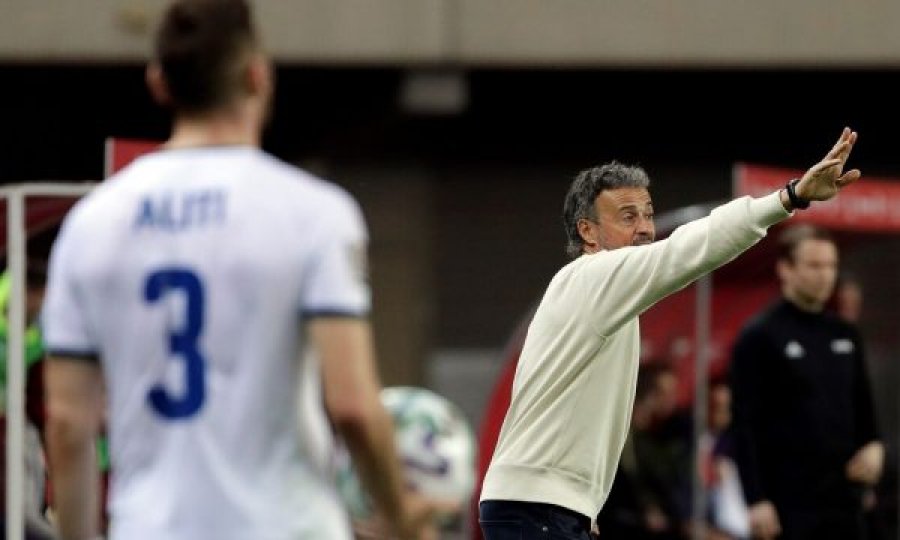 Trajneri i Spanjës Enrique kishte ngecur në lift për një orë para ndeshjes me Kosovën