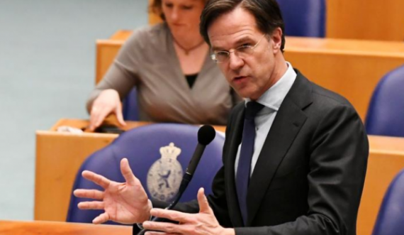  Kryeministri holandez akuzohet për gënjeshtër, i shpëton për pak mocionit të mosbesimit 