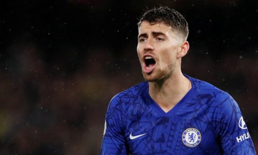 Jorginho do të qëndrojë “100%” në Chelsea