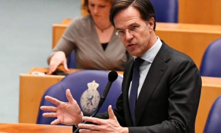  Kryeministri holandez akuzohet për gënjeshtër, i shpëton për pak mocionit të mosbesimit 