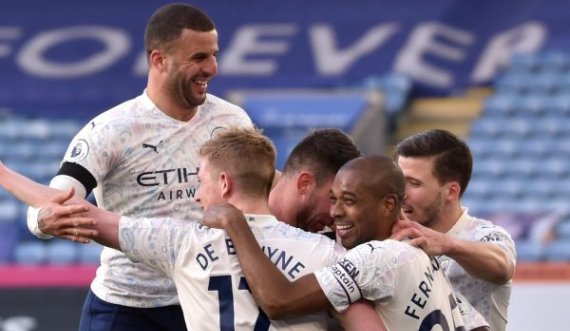 Manchester City edhe një hap më afër titullit, e mposht lehtësisht Leicesterin