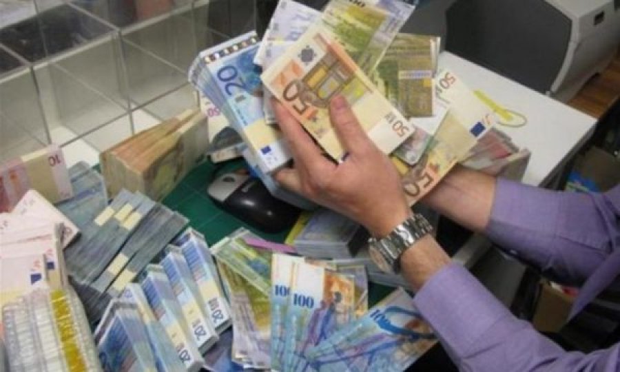 Policia e Kosovës sekuestron mbi 300 mijë euro fals, të ardhura nga Turqia