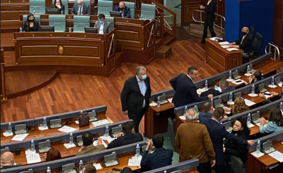 Agim Veliu merr pjesë në seancën për votimin e presidentit