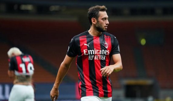 Calhanoglu pranë transferimit te Juventusi